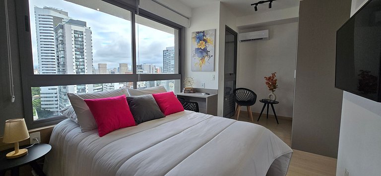 Studio Edge Pinheiros | Piscina e Academia