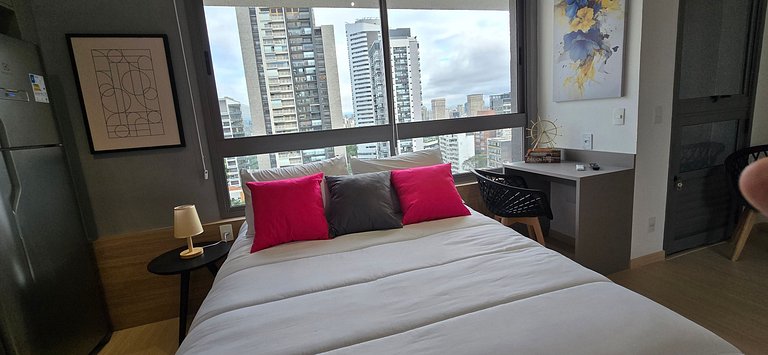 Studio Edge Pinheiros | Piscina e Academia