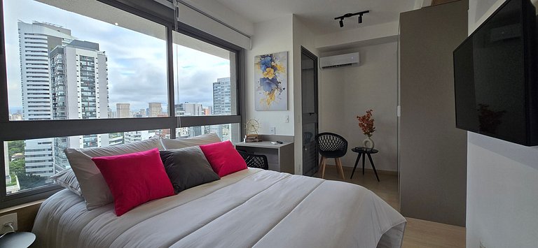 Studio Edge Pinheiros | Piscina e Academia