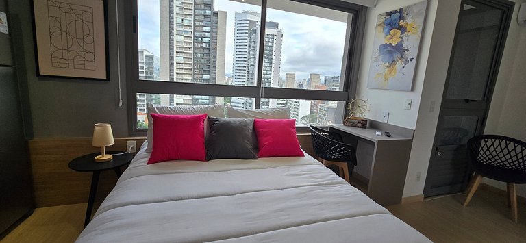 Studio Edge Pinheiros | Piscina e Academia