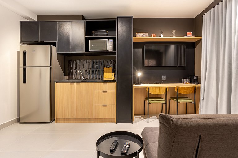 Studio Prisma Pinheiros | Varanda & Portaria 24hrs