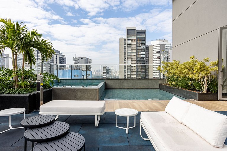 Studio Edge Pinheiros | Piscina e Academia
