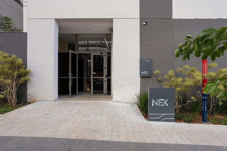 Studio Edge Pinheiros | Piscina e Academia