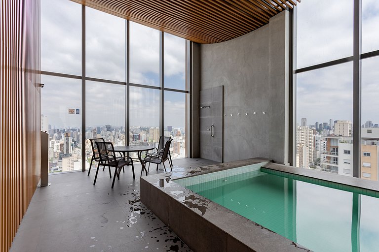 CORE | Piscina Rooftop Aquecida & Academia