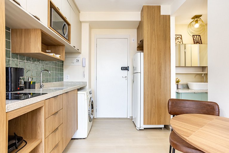 Apartamento Pinheiros | Varanda, Academia, Piscina