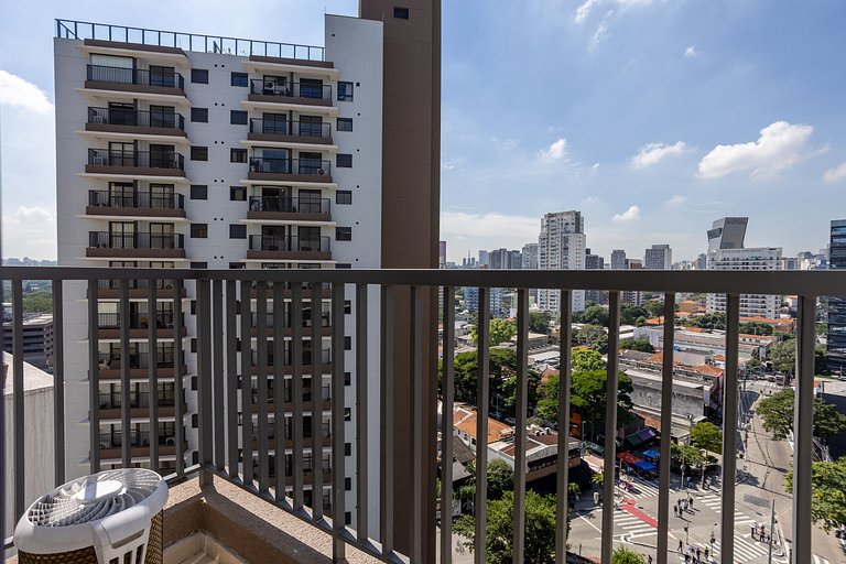 Apartamento Pinheiros | Varanda, Academia, Piscina