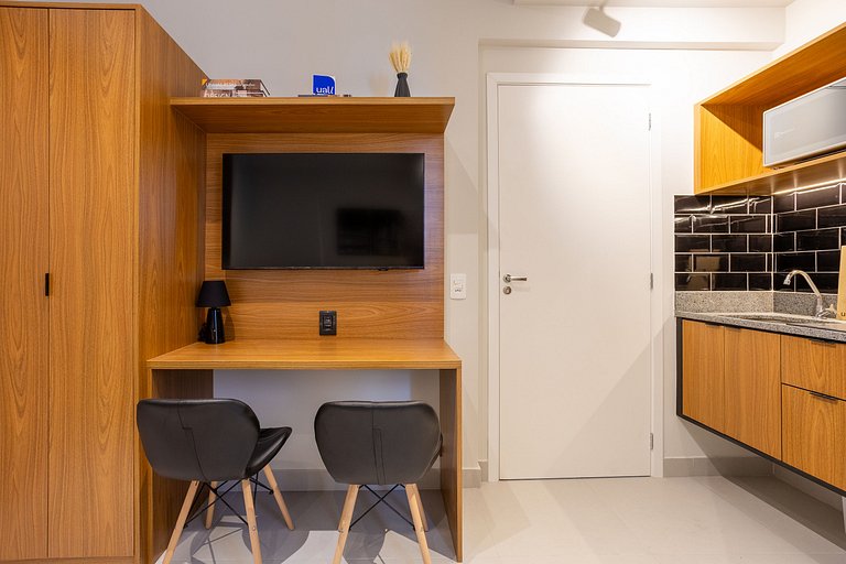 Sky Pinheiros | Gym, Pisicna & Coworking