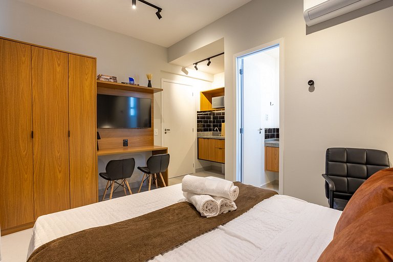 Sky Pinheiros | Gym, Pisicna & Coworking