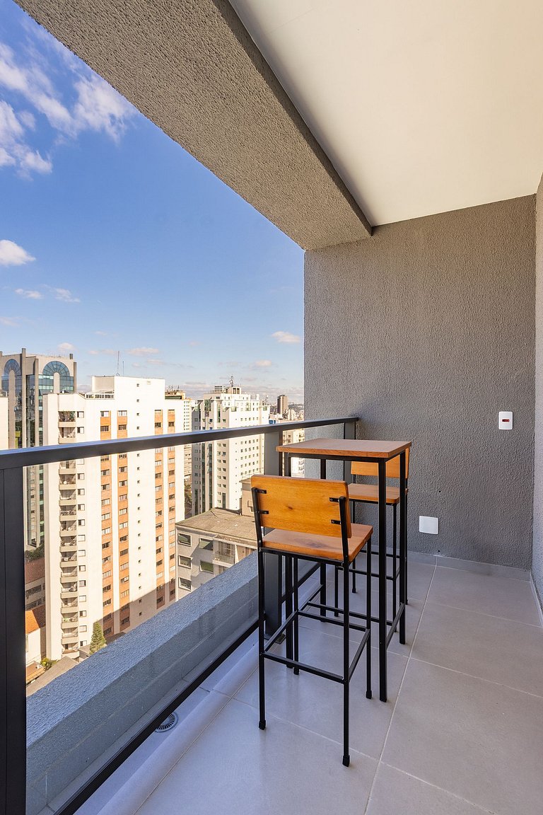Sky Pinheiros | Gym, Pisicna & Coworking