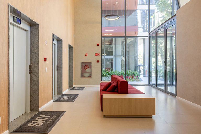 Sky Pinheiros | Gym, Pisicna & Coworking