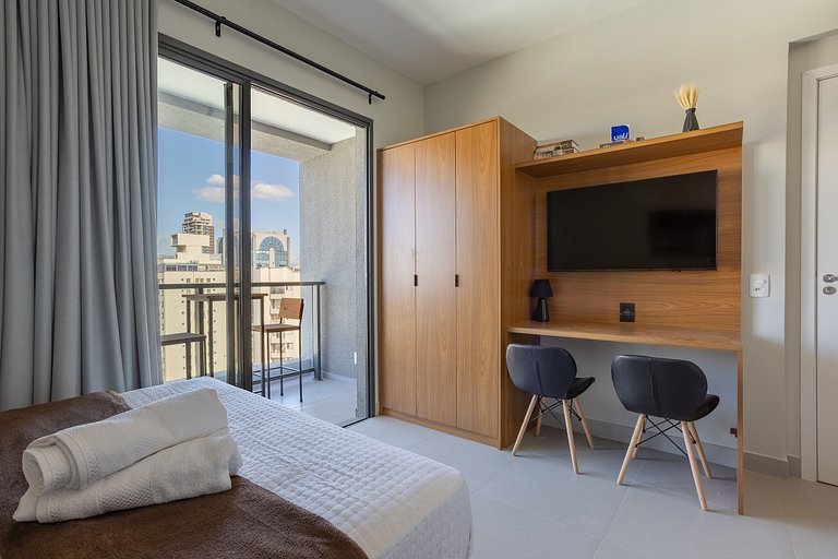 Sky Pinheiros | Gym, Pisicna & Coworking