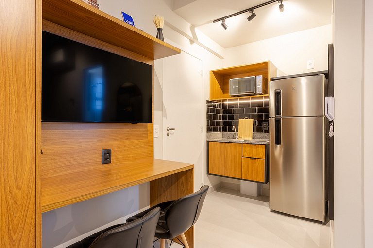 Sky Pinheiros | Gym, Pisicna & Coworking