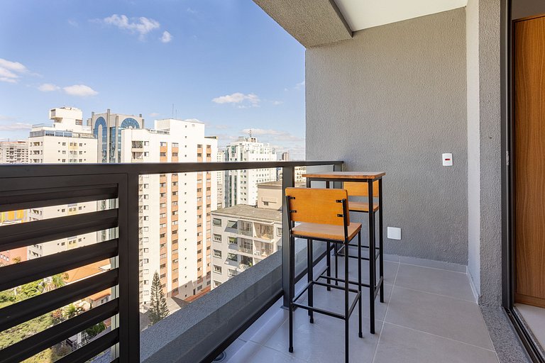 Sky Pinheiros | Gym, Pisicna & Coworking