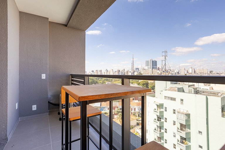 Sky Pinheiros | Gym, Pisicna & Coworking