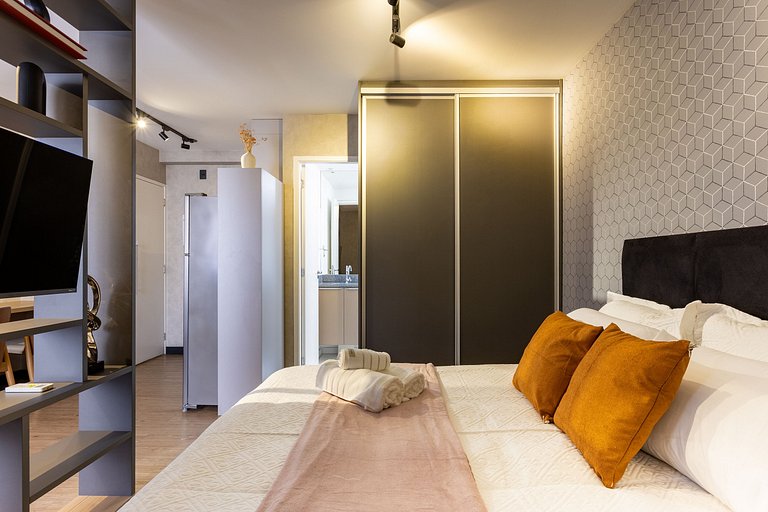 You Link Paulista | Piscina & Academia | Liberdade