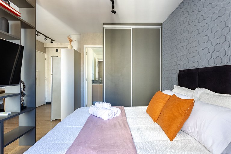 You Link Paulista | Piscina & Academia | Liberdade